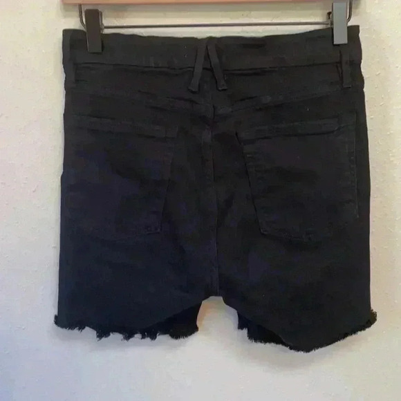 GOOD AMERICAN Women’s Distressed Bermuda Shorts - Picture 5 of 7
